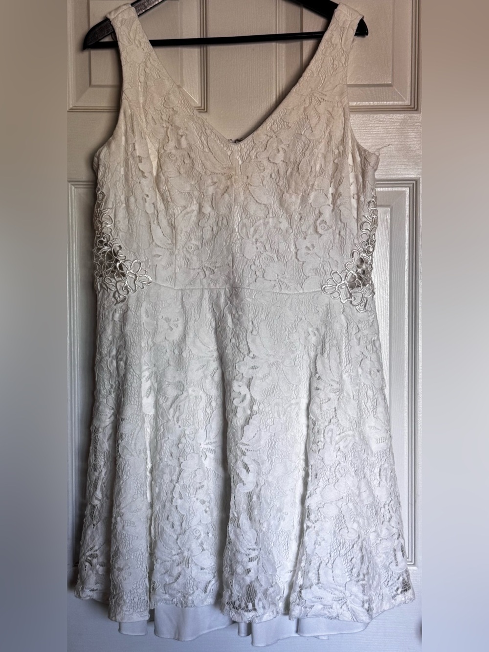 City Triangles White Lace Dress with Delicate Floral Detail